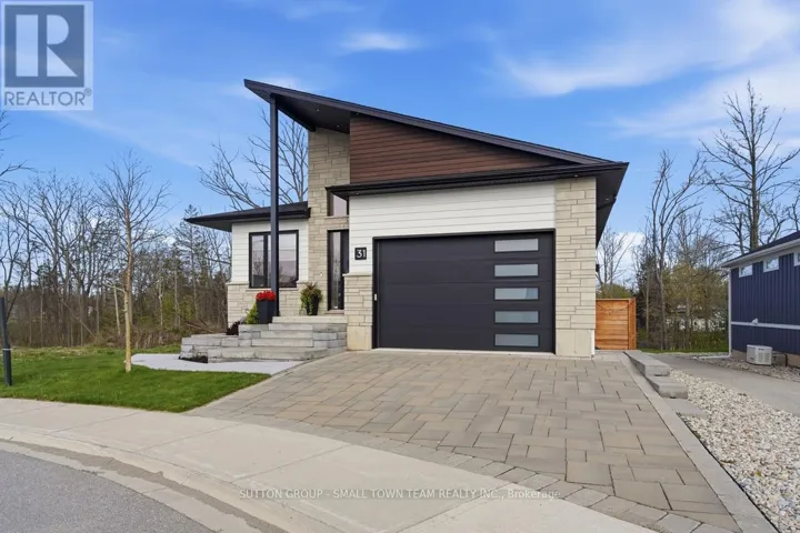31 CREEKSIDE PLACE, Lambton Shores (Grand Bend), Ontario N0M1T0