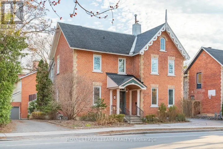 105 CRICHTON STREET, Ottawa, Ontario K1M1V8