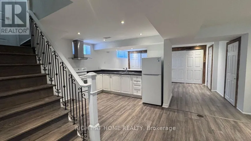 58 FOREHT (BASEMENT) CRESCENT, Aurora (Aurora Heights), Ontario L4G3E8