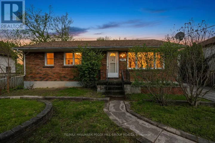 104 HENRY STREET, Barrie (Queen's Park), Ontario L4N1C8