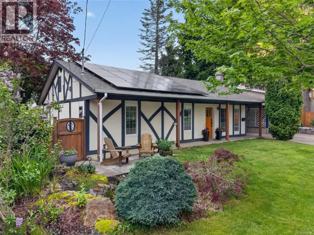 1404 Albatross Ave, Comox, British Columbia V9M3B2