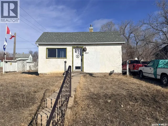 902 Fairford STREET E, Moose Jaw, Saskatchewan S6H0G5