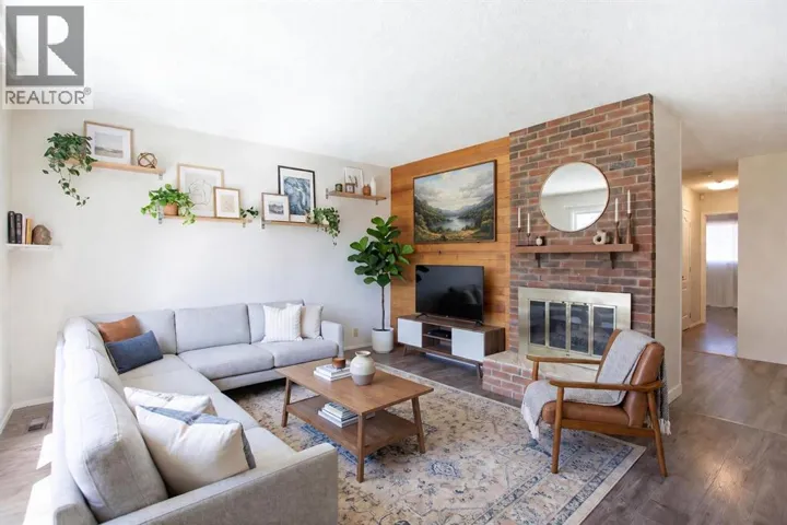 1144 Berkley Drive NW, Calgary, Alberta T3K1E4