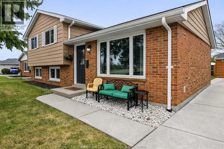 2935 RIVARD, Windsor, Ontario N8T2J1