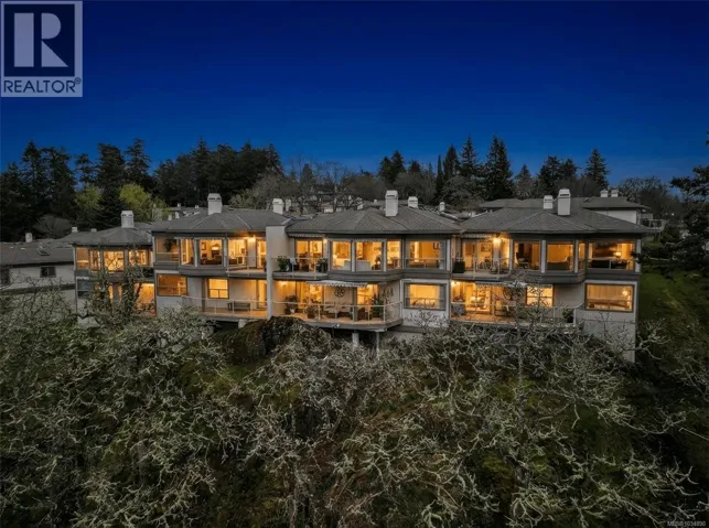 13 4300 Stoneywood Lane, Saanich, British Columbia V8X5A5