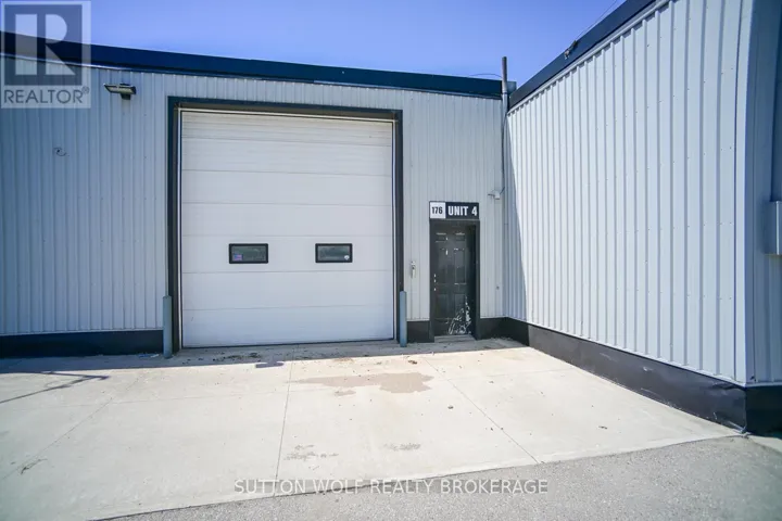 4 - 176 METCALFE STREET E, Strathroy-Caradoc (SW), Ontario N7G1M8