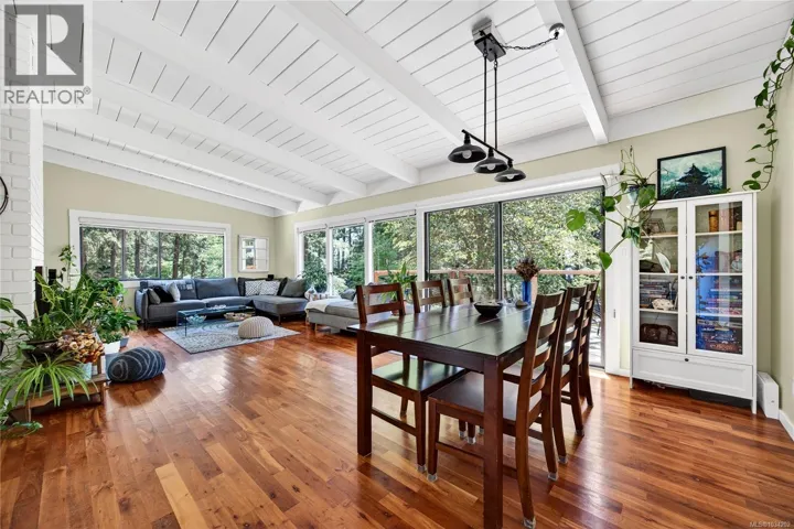 296 Woodland Dr, Salt Spring, British Columbia V8K1J6