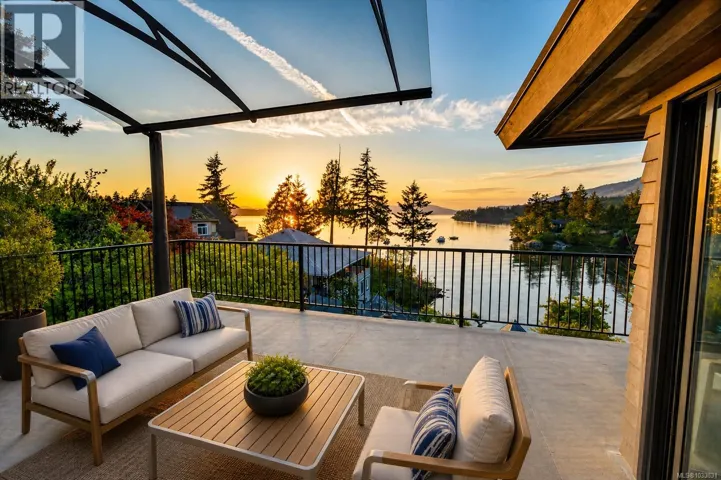 598 Meldram Dr, North Saanich, British Columbia V8L5V8
