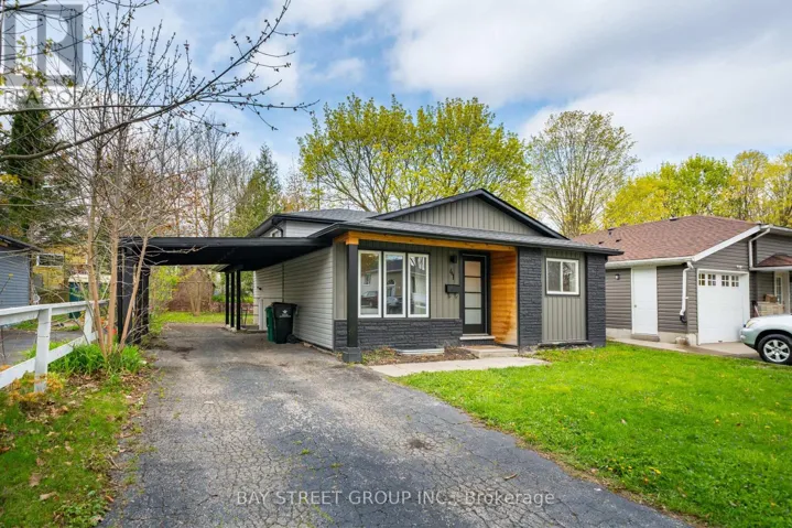 41 HELENE CRESCENT, Waterloo, Ontario N2L5E6