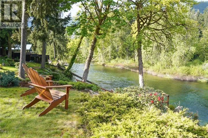41 Somenos St, Lake Cowichan, British Columbia V0R2G0