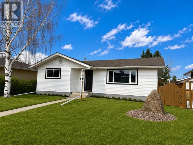 25 Osborne Street, Red Deer, Alberta T4N5C1