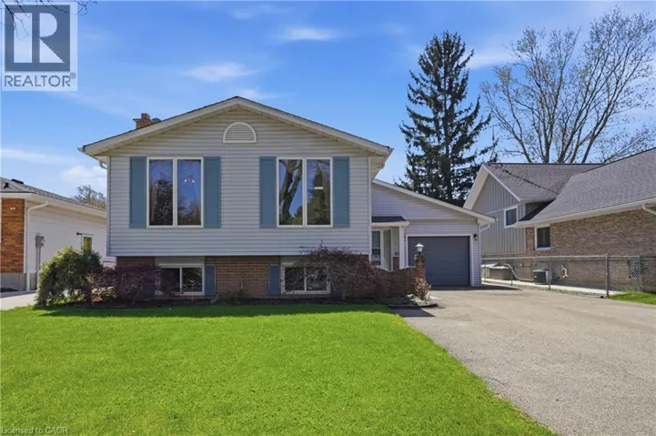 13 FALLINGBROOK Drive, Fonthill, Ontario L0S1E1