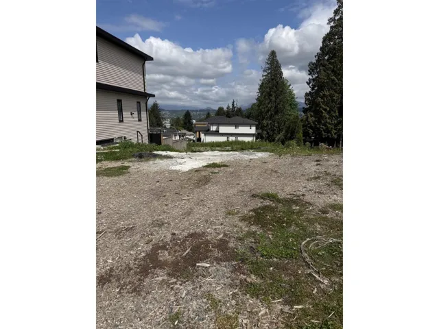 13875 114 AVENUE, Surrey, British Columbia V3R2L8