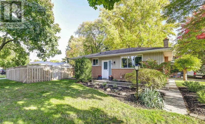UPPER - 1050 APACHE ROAD, London East (East D), Ontario N5V2W3