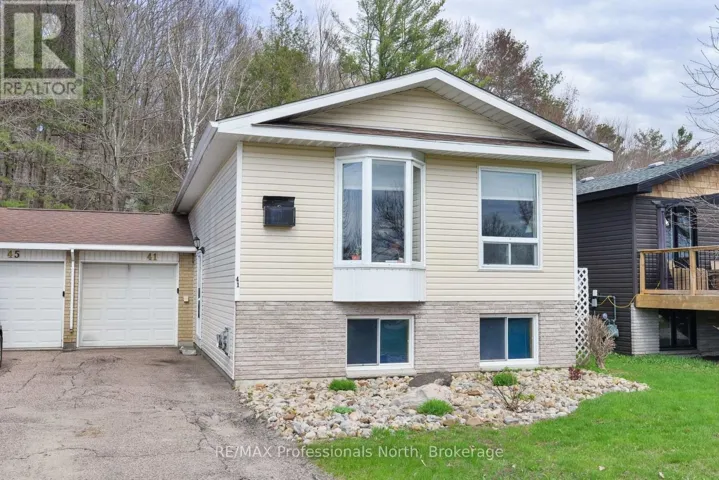 41 PINECONE DRIVE, Bracebridge (Monck (Bracebridge)), Ontario P1L2G3
