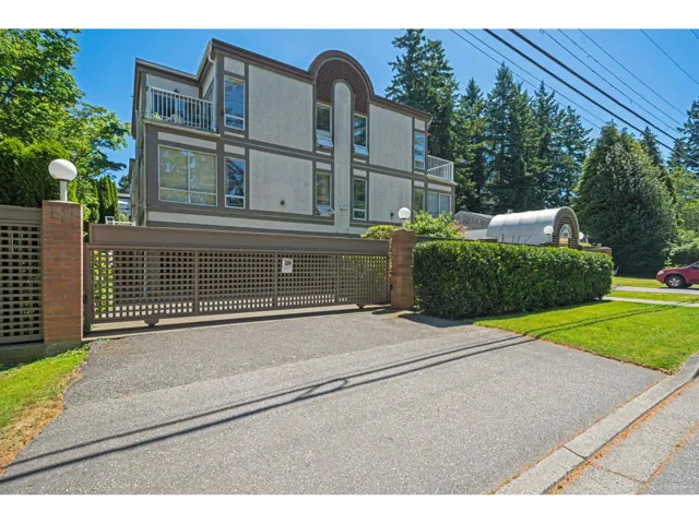 3 1552 EVERALL STREET, White Rock, British Columbia V4B3S8