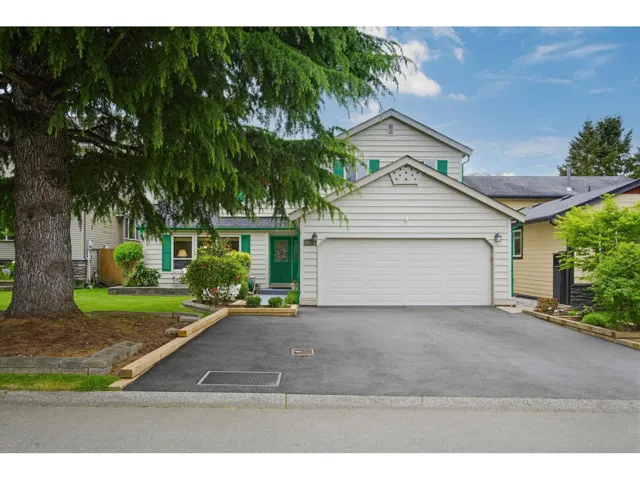 5019 200B STREET, Langley, British Columbia V3A7J1