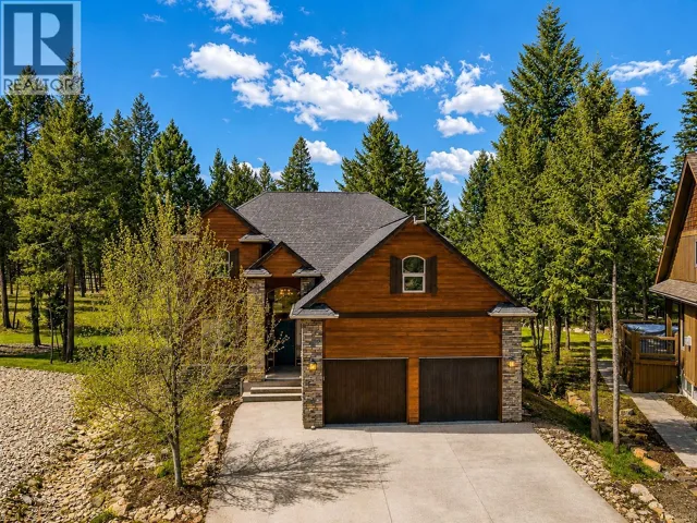 2568 SANDSTONE Green, Invermere, British Columbia V0A1K6