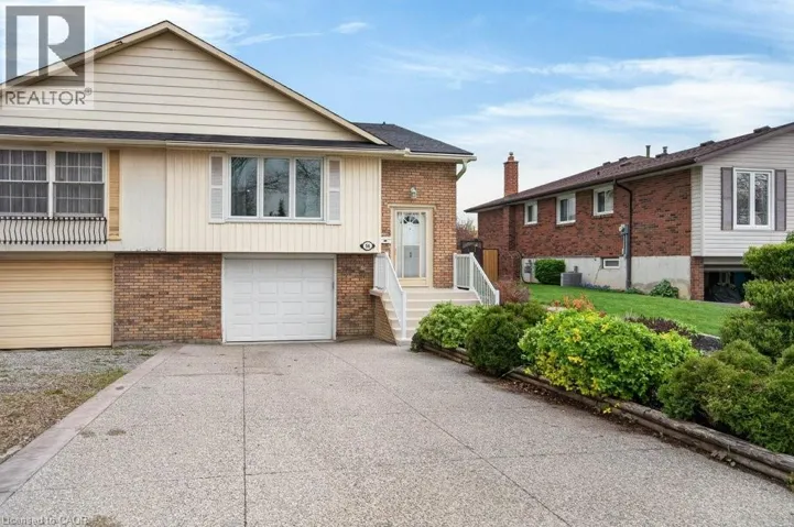 56 BROOKSTREAM Court, Hamilton, Ontario L8K6J2