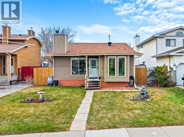 11 Deersaxon Circle SE, Calgary, Alberta T2J6V8