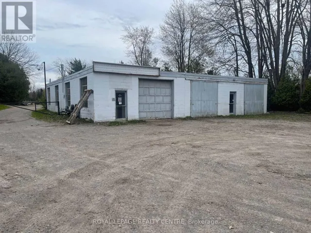 24 CARLISLE ROAD, Hamilton, Ontario L8B1C9