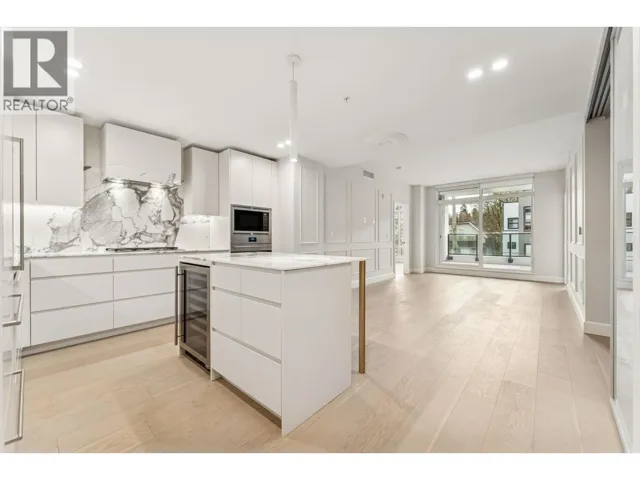 304 3668 W 10TH AVENUE, Vancouver, British Columbia V6R2G3