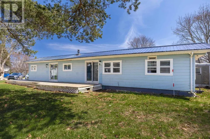 10 Manor Drive, Charlottetown, Prince Edward Island C1A6R3