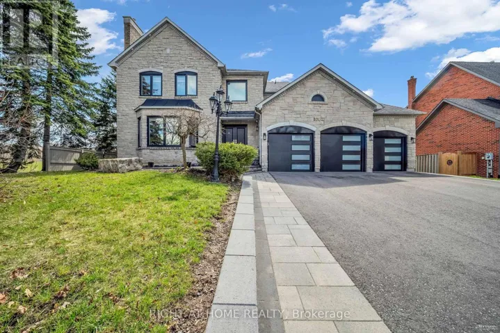 1092 STONEHAVEN AVENUE, Newmarket (Stonehaven-Wyndham), Ontario L3X1M7