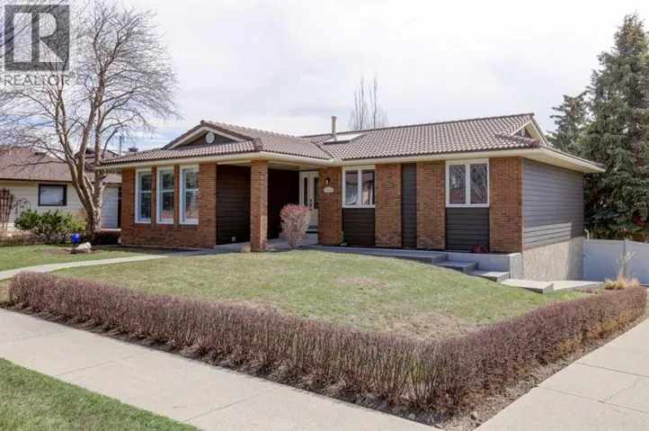 1304 Norfolk Drive NW, Calgary, Alberta T2K5P3