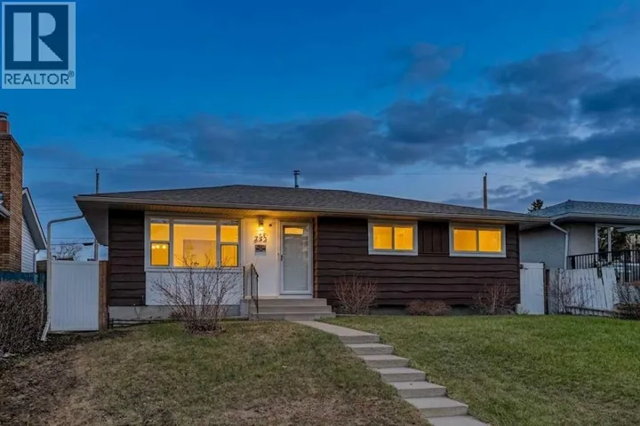 727 Macleay Road NE, Calgary, Alberta T2E5Z9
