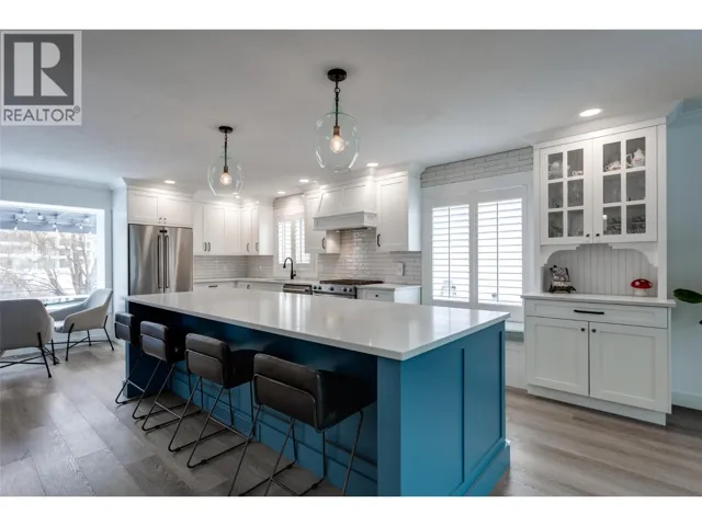 674 Cook Road, Kelowna, British Columbia V1W3G7