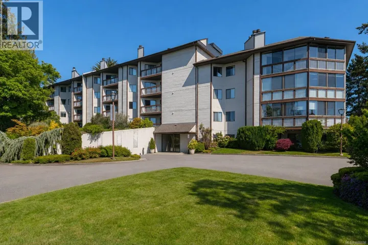 303 69 Gorge Rd W, Saanich, British Columbia V9A1L9