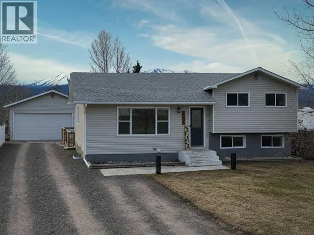 10833 99 Avenue, Grande Cache, Alberta T0E0Y0
