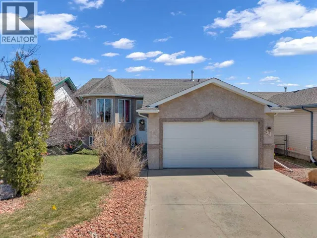 19 Heenan Crescent, Sylvan Lake, Alberta T4S1Y6
