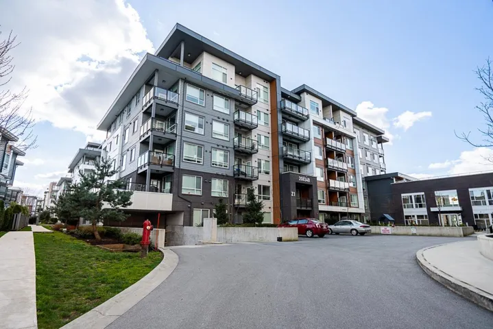 #B204 20834 80TH AVENUE, Langley, British Columbia V2Y3M5