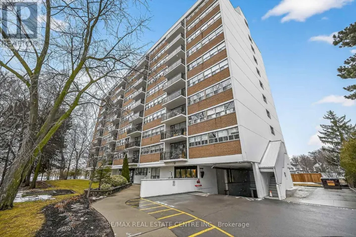 702 - 212 KERR STREET, Oakville (CO Central), Ontario L6K3B1