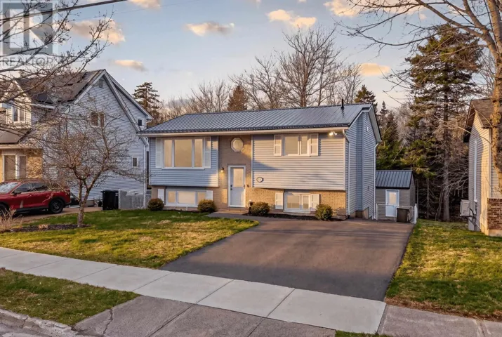 11 Feldspar Crescent, Halifax, Nova Scotia B3R2K7