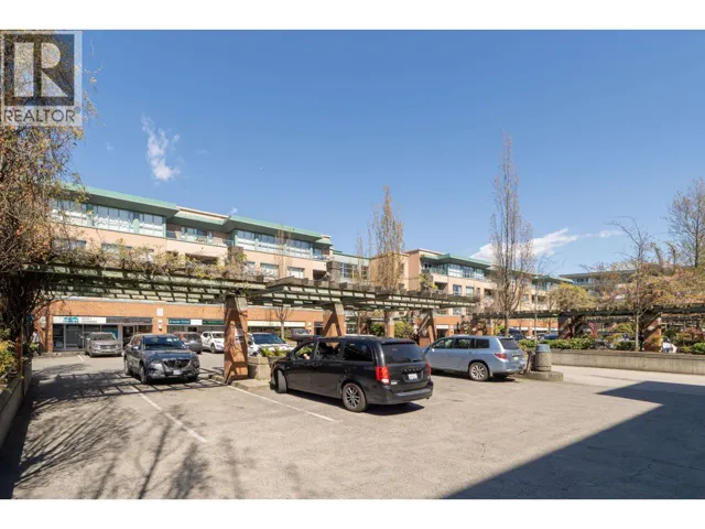 207 223 MOUNTAIN HIGHWAY, North Vancouver, British Columbia V7J3V3