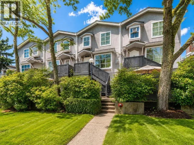 3305 CLIVE AVENUE, Vancouver, British Columbia V5R4V4