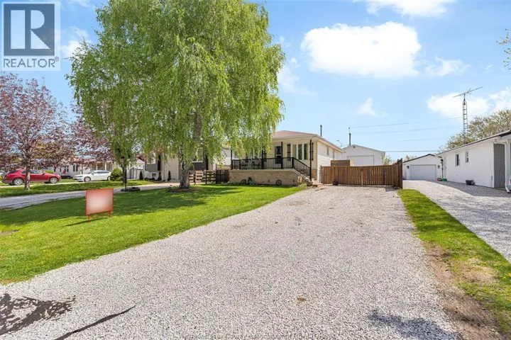 114 GLOUCESTER DRIVE, Colchester, Ontario N0R1G0