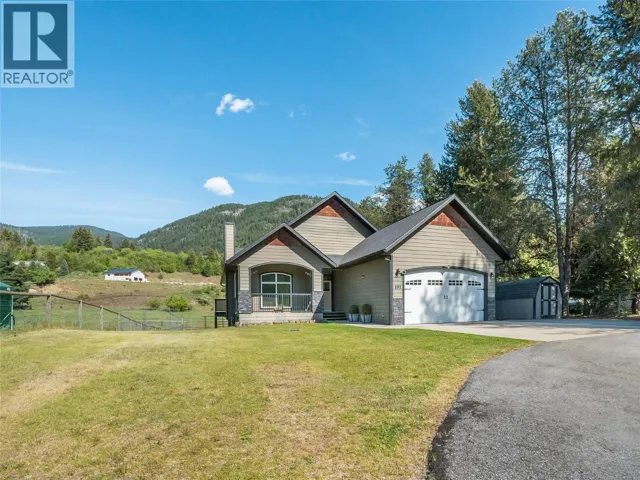 892 Waterloo Road, Castlegar, British Columbia V1N4K8
