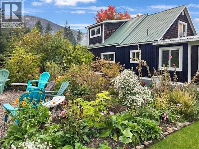 602 Slocan Street, Slocan, British Columbia V0G2C0
