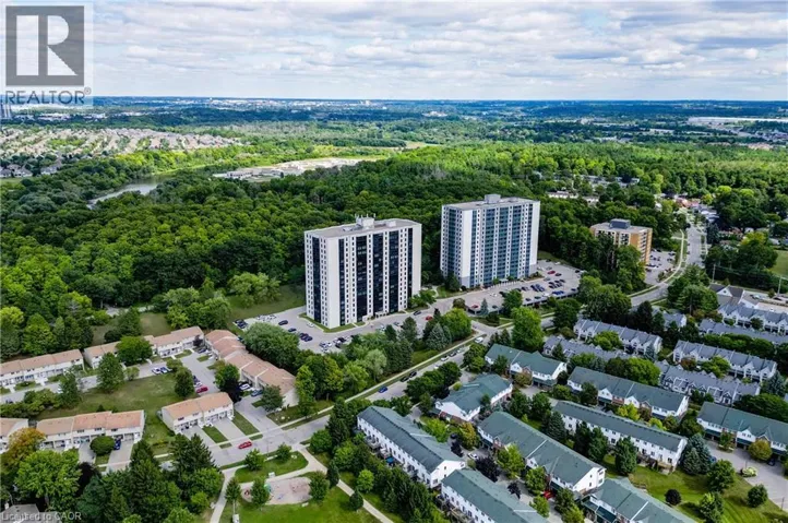 35 GREEN VALLEY Drive Unit# 1605, Kitchener, Ontario N2P2A5