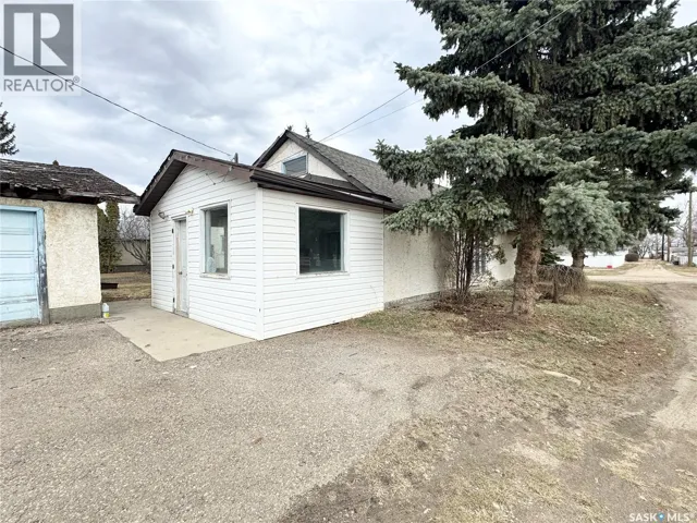 107 & 109 Otter STREET, Cut Knife, Saskatchewan S0M0N0