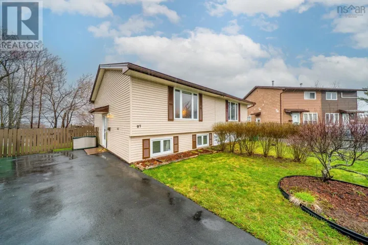 27 Cockburn Court, Lower Sackville, Nova Scotia B4C1K4