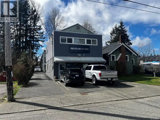 B 571 Mcphee Ave, Courtenay, British Columbia V9N2Z7