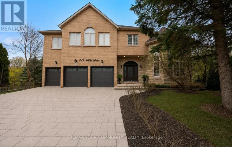 213 WILLIS DRIVE, Aurora (Aurora Highlands), Ontario L4G7M2