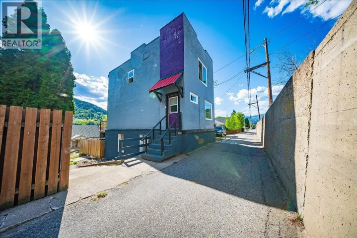 1662 Columbia Avenue, Trail, British Columbia V1R1K2