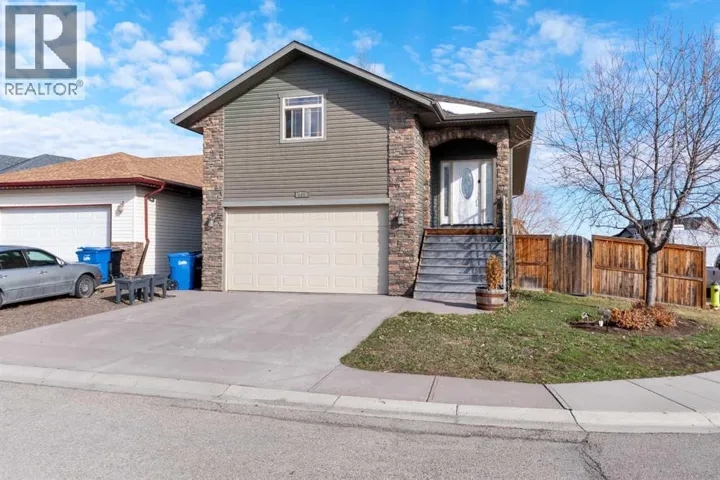 901 Carriage Lane Place, Carstairs, Alberta T0M0N0