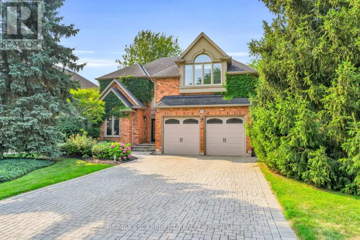 484 BUSH DRIVE, Hamilton (Ancaster), Ontario L9G4T4
